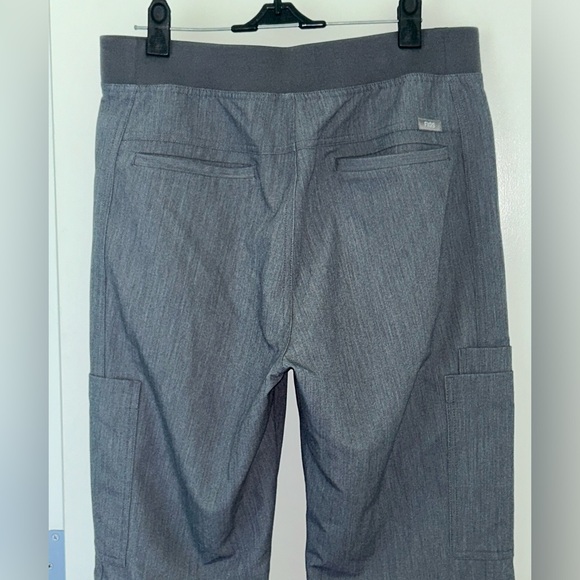 Figs Axim cargo scrub pants & Leon top men's sz ST and M NWOT graphite - Picture 6 of 10